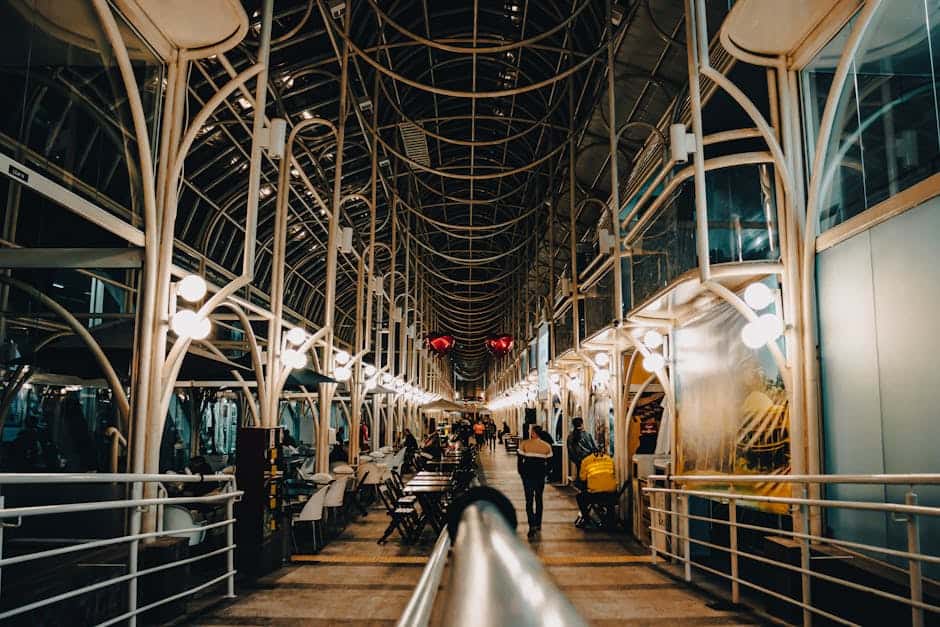 Explore the dynamic night atmosphere of Rua 24 Horas, Curitiba's architectural marvel.